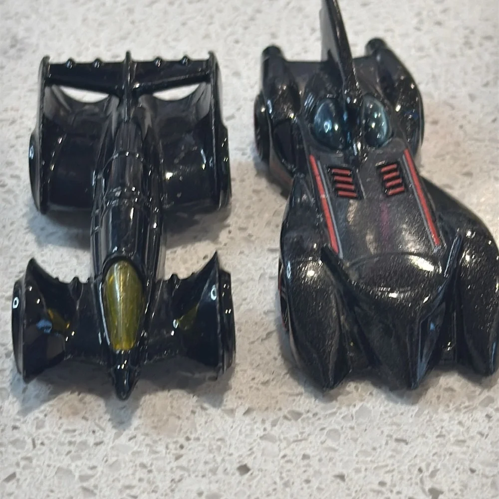 Hot Wheels Mattel Batman card - die-cast 2